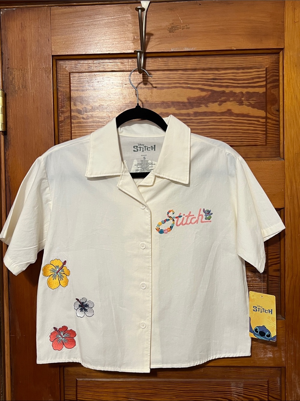 NWT Disney Stitch Camp Shirt Size Small Surf’s Up Kauai, Hawaii Aloha Design